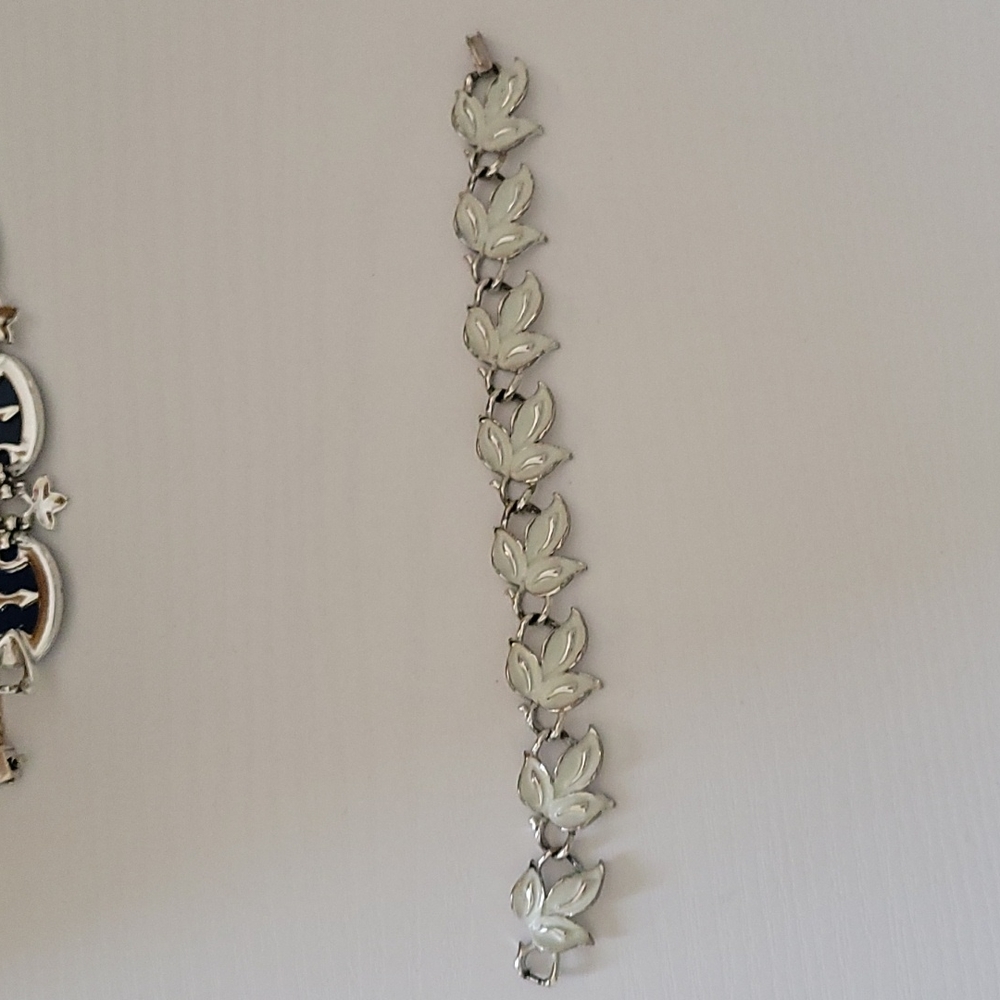 White and silver bracelet